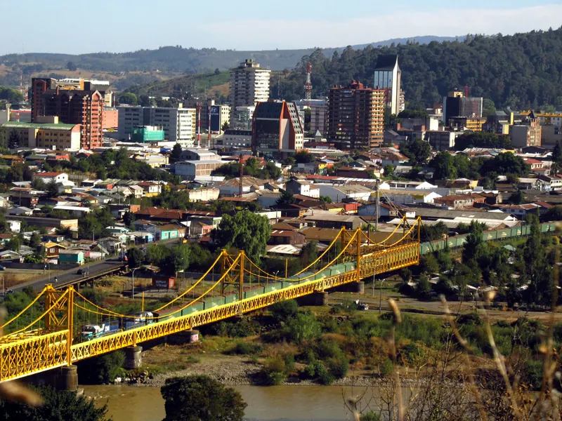 Puente Cautín sobre el río Cautín, Temuco, Región de La Araucanía